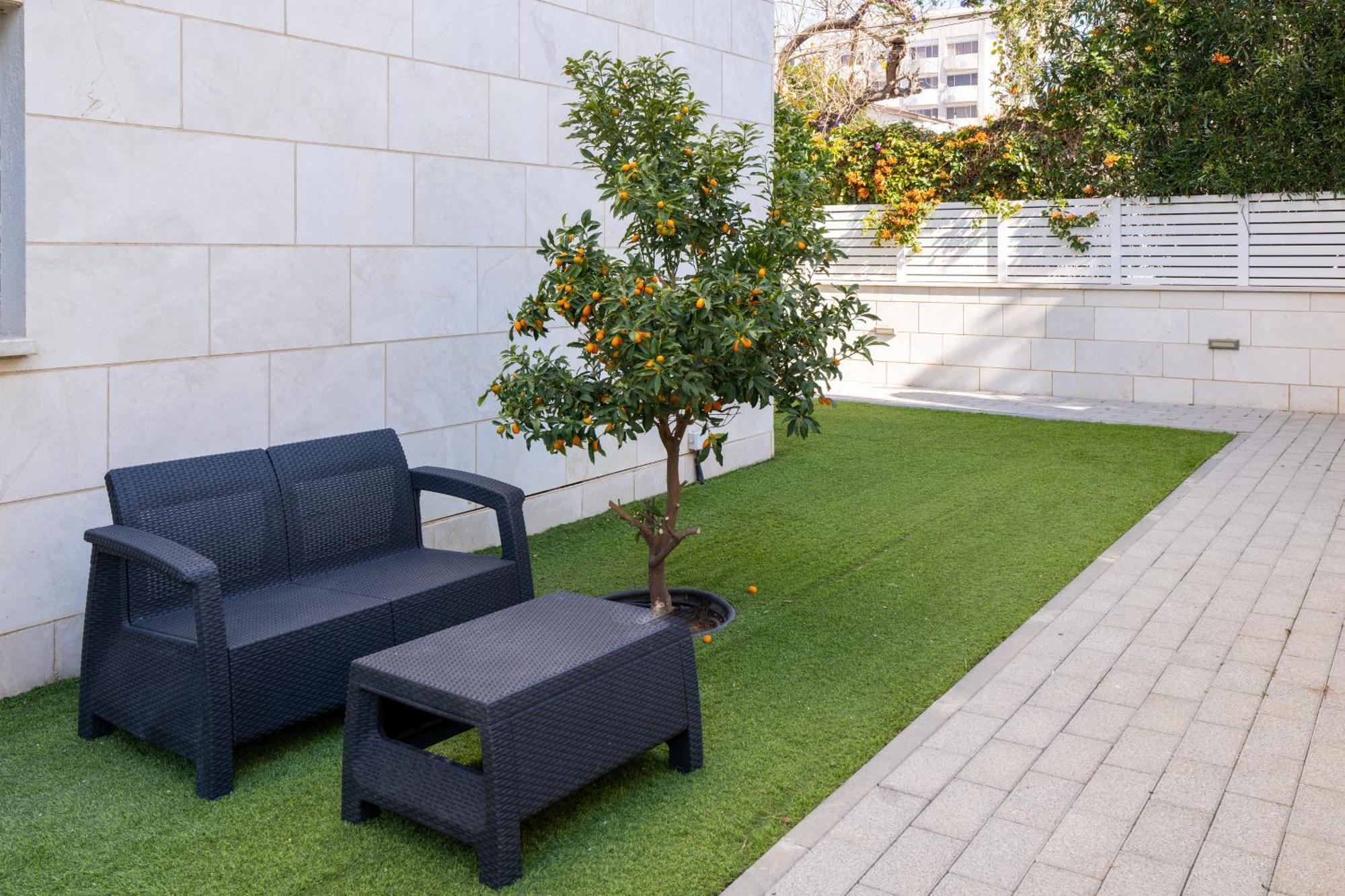 Balfour Sea View City Center Nahariya Exterior photo